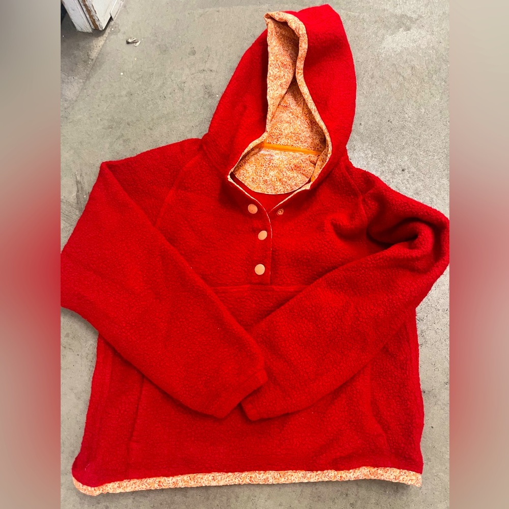Outdoor Voices Red MegaFleece 1/2 snap - Women’s Small